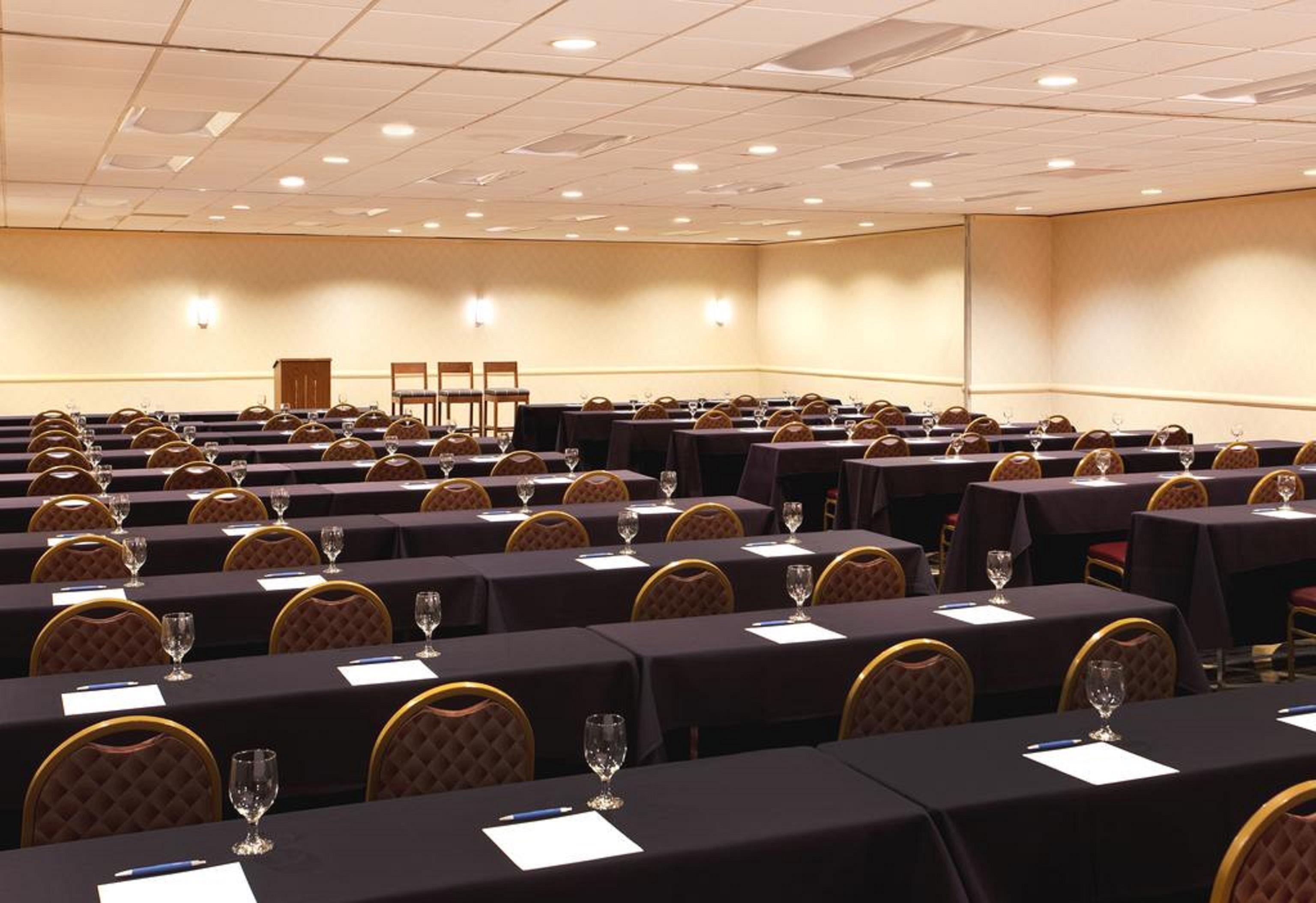 Four Points By Sheraton Cleveland Airport Affari foto