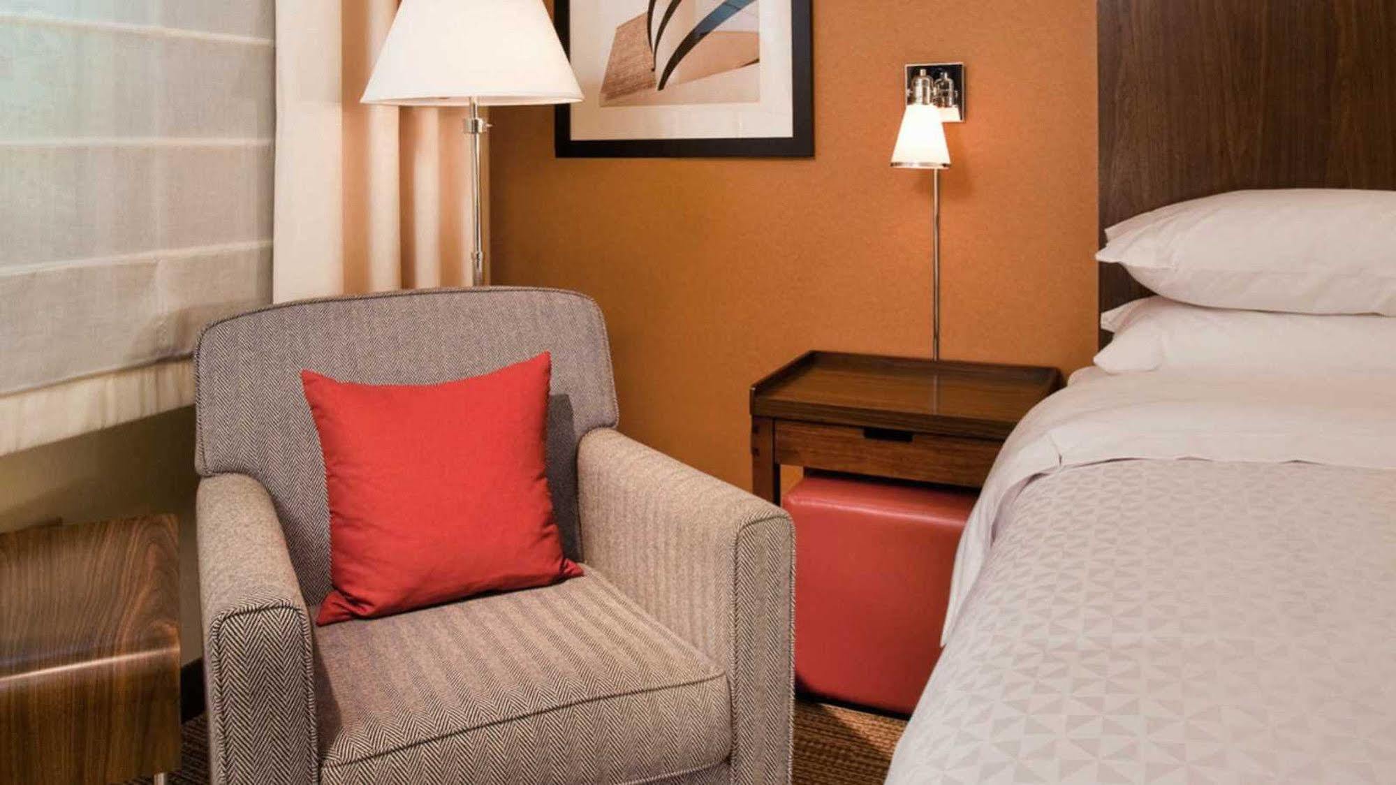 Four Points By Sheraton Cleveland Airport Esterno foto