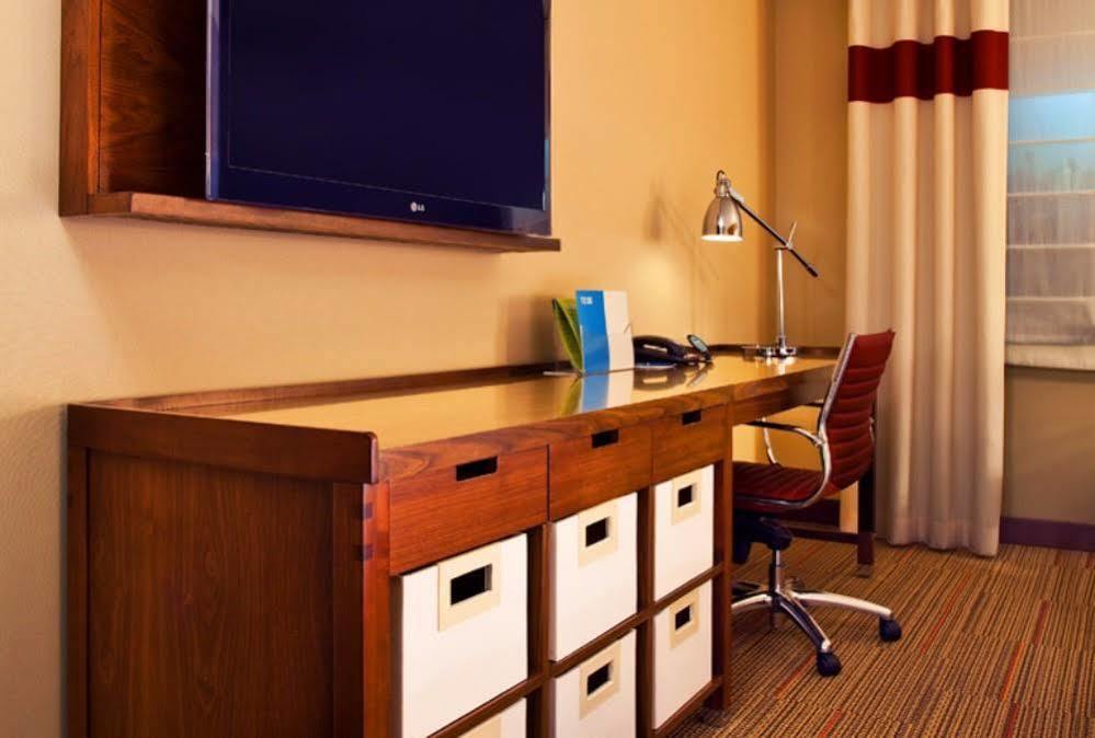 Four Points By Sheraton Cleveland Airport Esterno foto